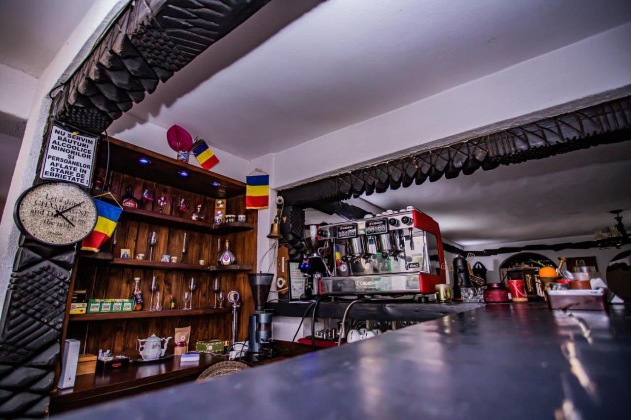 Casa Octavian Hotel Sucevita Ngoại thất bức ảnh